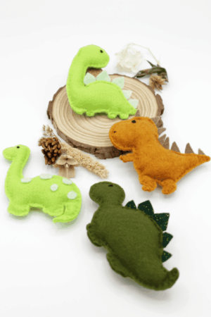 jouet pour chat dinosaure avec herbe à chat